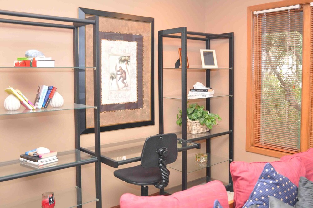 Beacon's Reach Oceanfront 4BD/4.5BA w/elevator. Hot Tub, Pools & Tennis