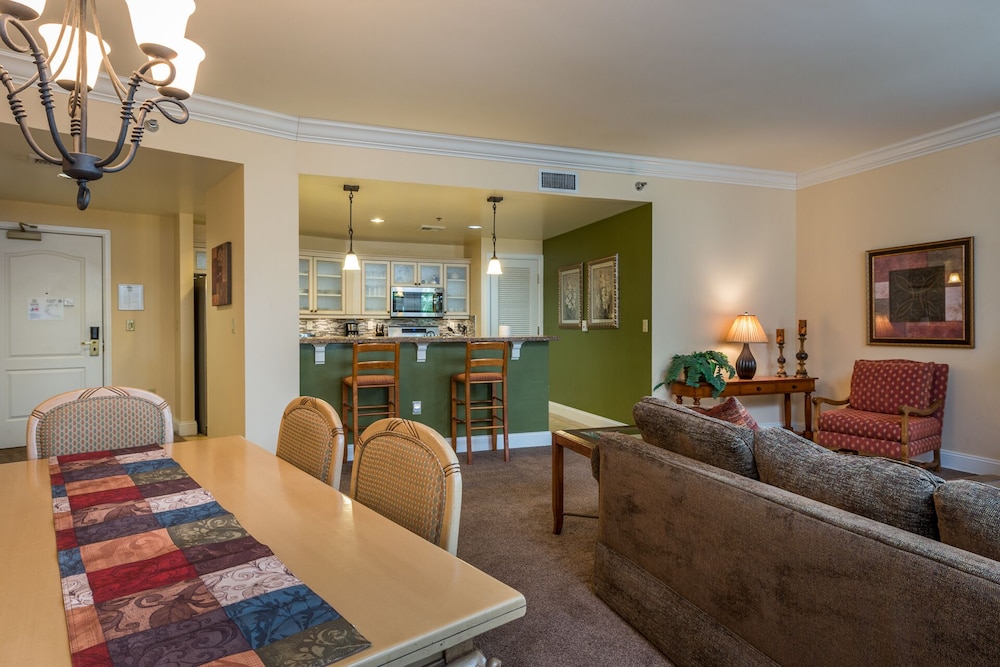 OVER-SIZED 2 BR PATIO UNIT STEPS TO POOL & COURTYARD!!!