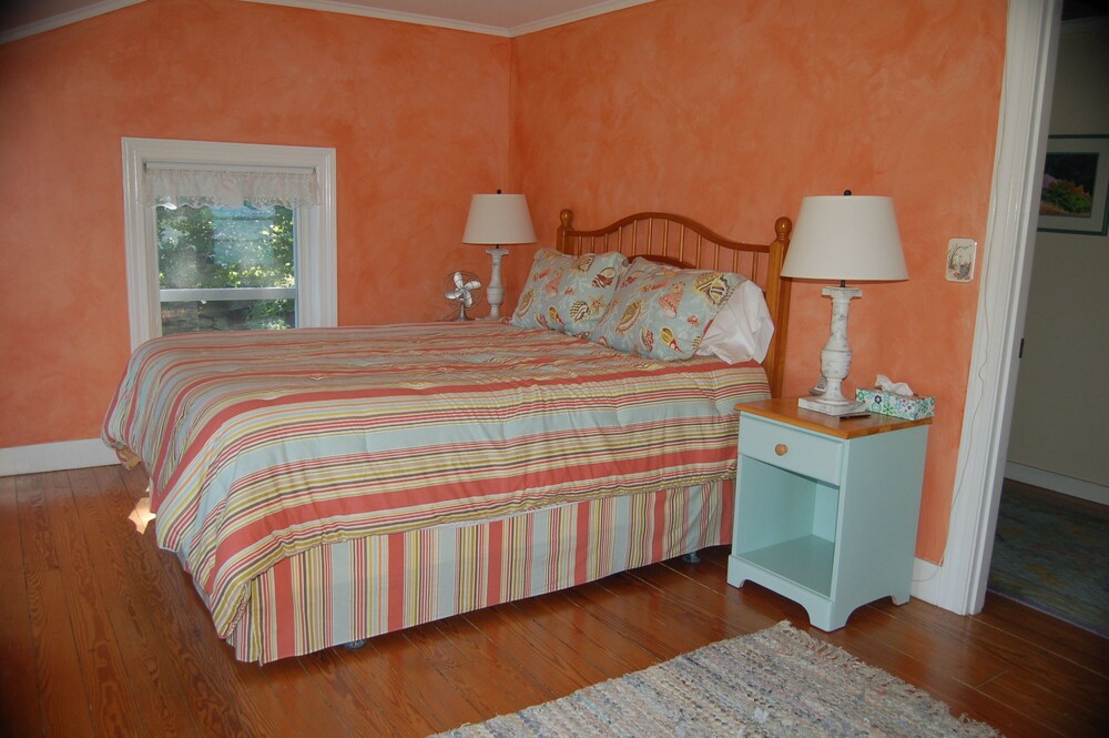 Oceanfront Cottage with Spectacular Views of Casco Bay Cape Elizabeth