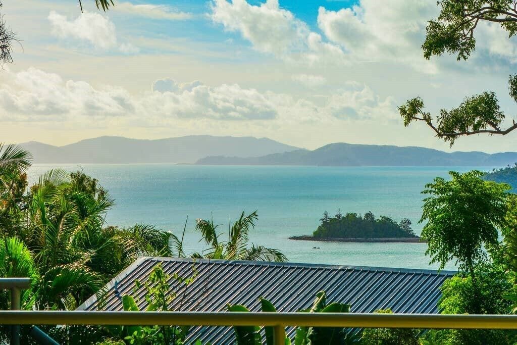 Blue Water Views 9 - Seaview Apartment on Hamilton Island