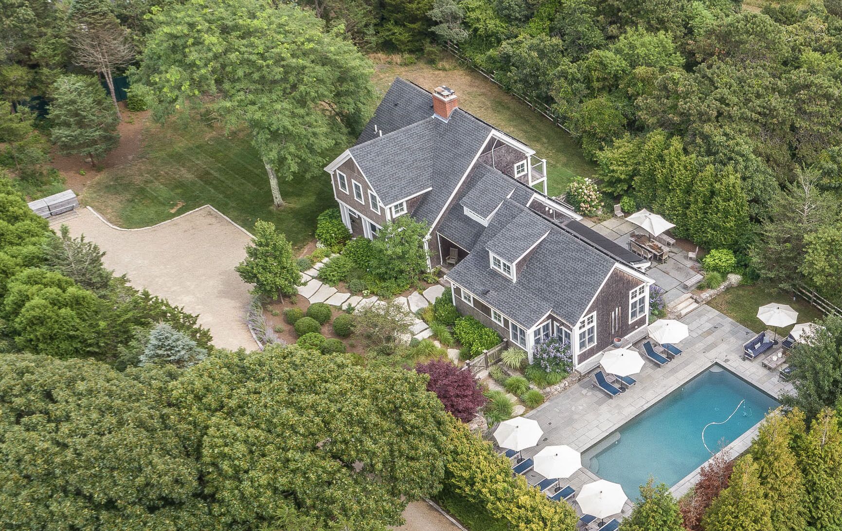 Katama Luxury - 5+ BR home w/ Heated Pool near The Field Club in Edgartown, United States