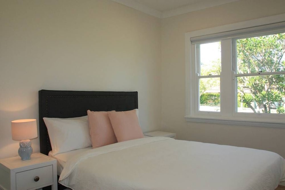 4br Melrose Park Home Near Qudos Bank Arena In Melrose Park