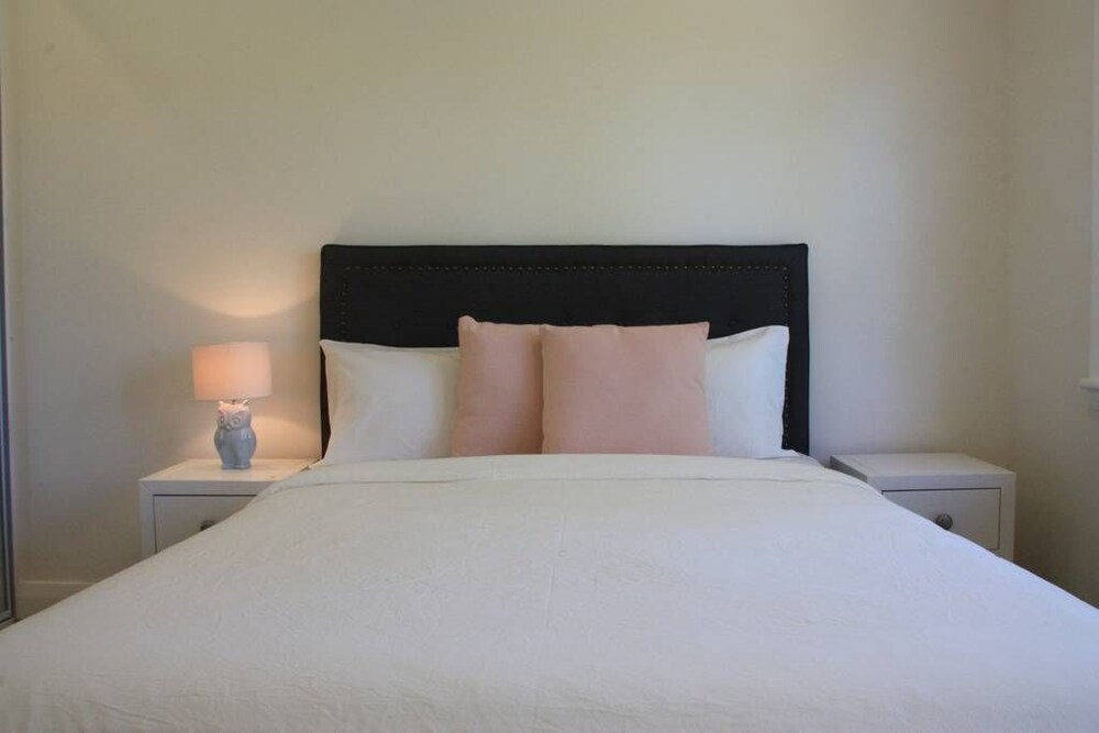 4br Melrose Park Home Near Qudos Bank Arena In Melrose Park