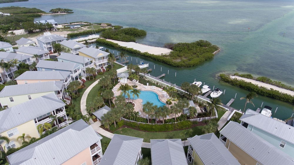 Islamorada Oceanfront Home with Ocean View, Dock, Comm Pool & Beach