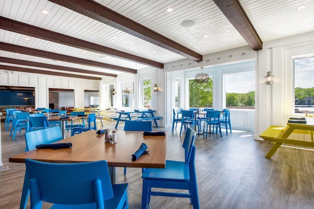 Margaritaville at Lake of the Ozarks pet Friendly Osage Beach, Missouri