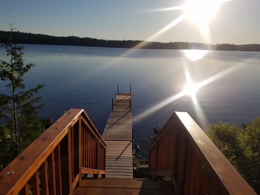 Pet Friendly Lakeside Retreat! Sullivan Vrbo