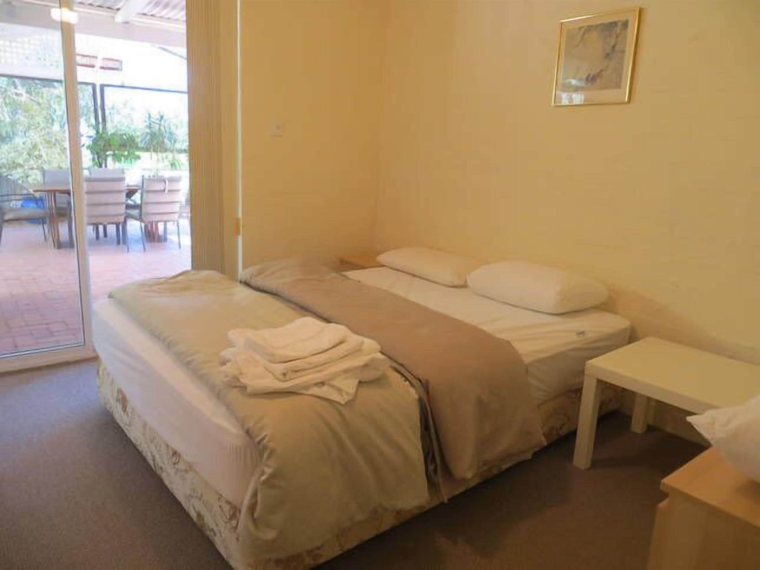 Jane's  Beach House - Bed linen supplied - Pet Friendly - No cleaning fees