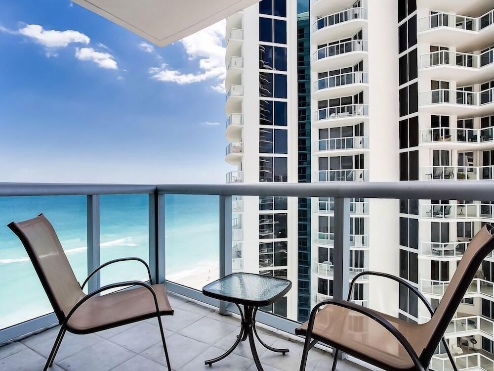 LUXURY CONDO ocean view, Special rates for monthly rentals