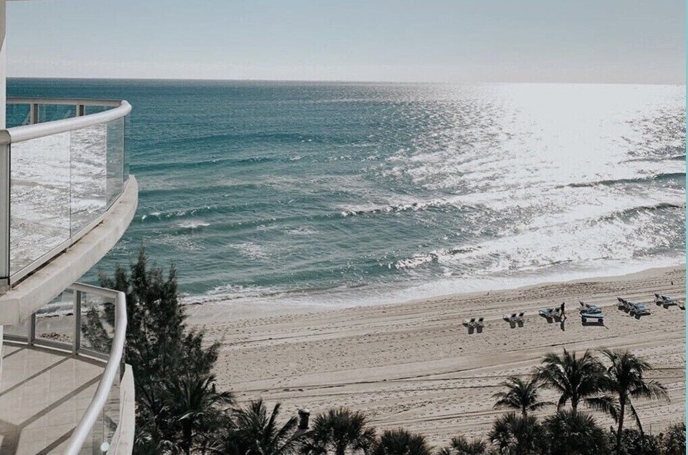 LUXURY CONDO ocean view, Special rates for monthly rentals