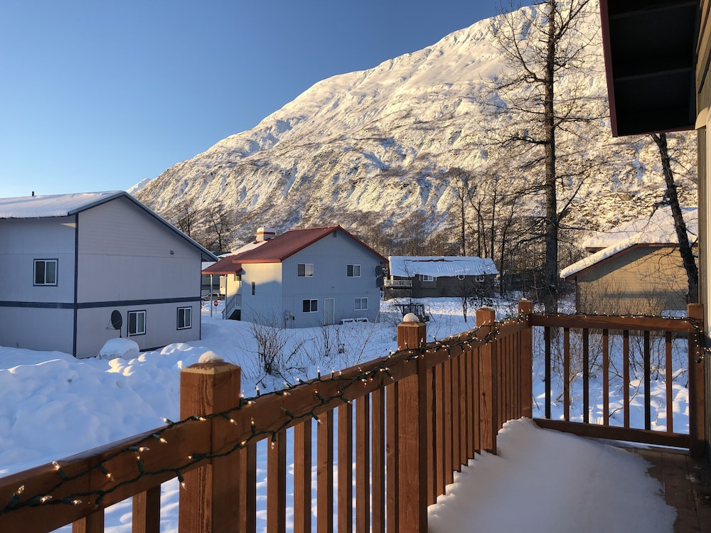 Balcony, Mountain Views From Brand new Property in Quiet Neighborhood!!!