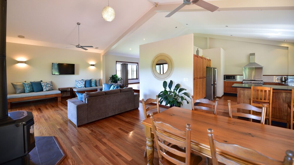 Mullumbimby Rural Escape Harry's Place Deals & Reviews (Main Arm