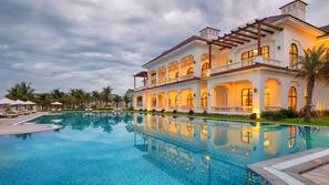 Outdoor pool, pool umbrellas, sun loungers