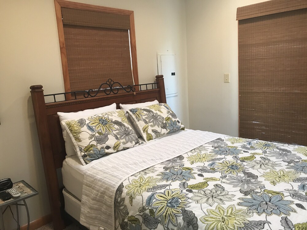 Beautiful 2 bedroom duplex , top or bottom availability Brigantine Vrbo