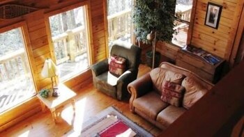 MOUNTAIN HAVEN-LOG CABIN IN MAGGIE VALLEY