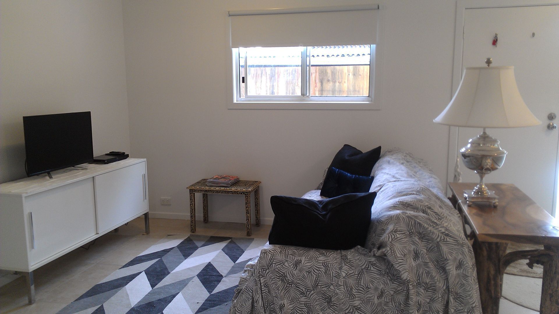 The Coast Shack - Steps to Broadwater,beach,cafes, Unlimited Wifi, Air Con