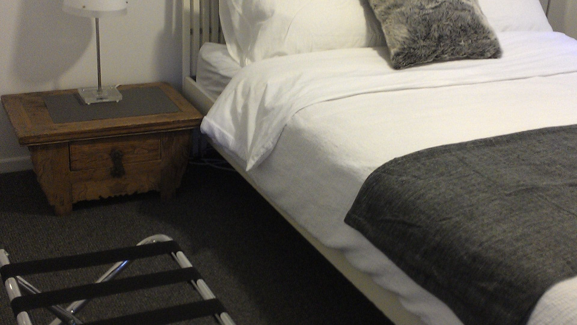 The Coast Shack - Steps to Broadwater,beach,cafes, Unlimited Wifi, Air Con