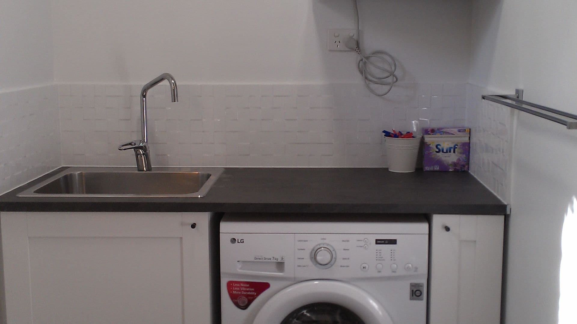 The Coast Shack - Steps to Broadwater,beach,cafes, Unlimited Wifi, Air Con