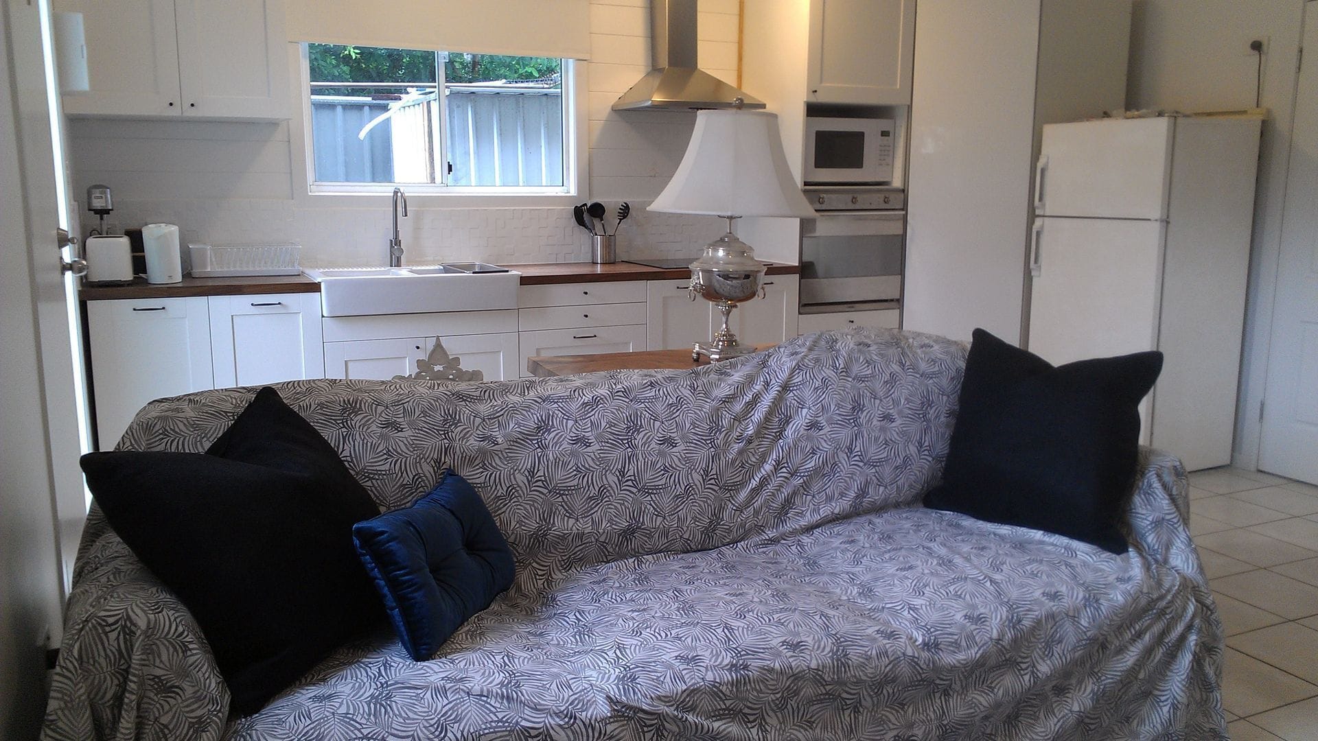 The Coast Shack - Steps to Broadwater,beach,cafes, Unlimited Wifi, Air Con