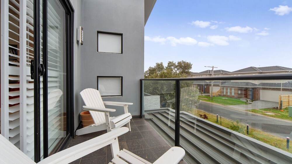Gulls Way - Personal Space Within Contemporary Surroundings