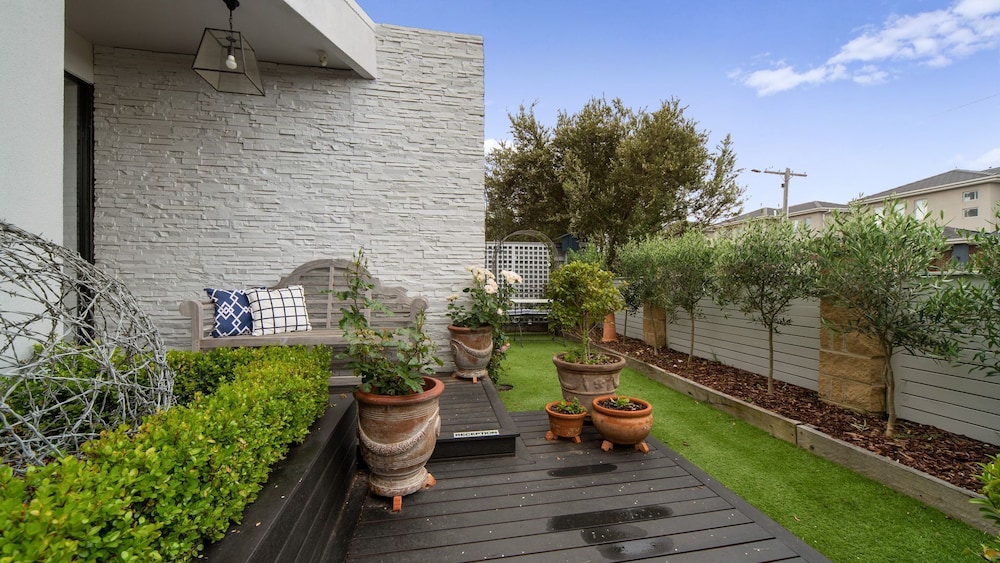 Gulls Way - Personal Space Within Contemporary Surroundings