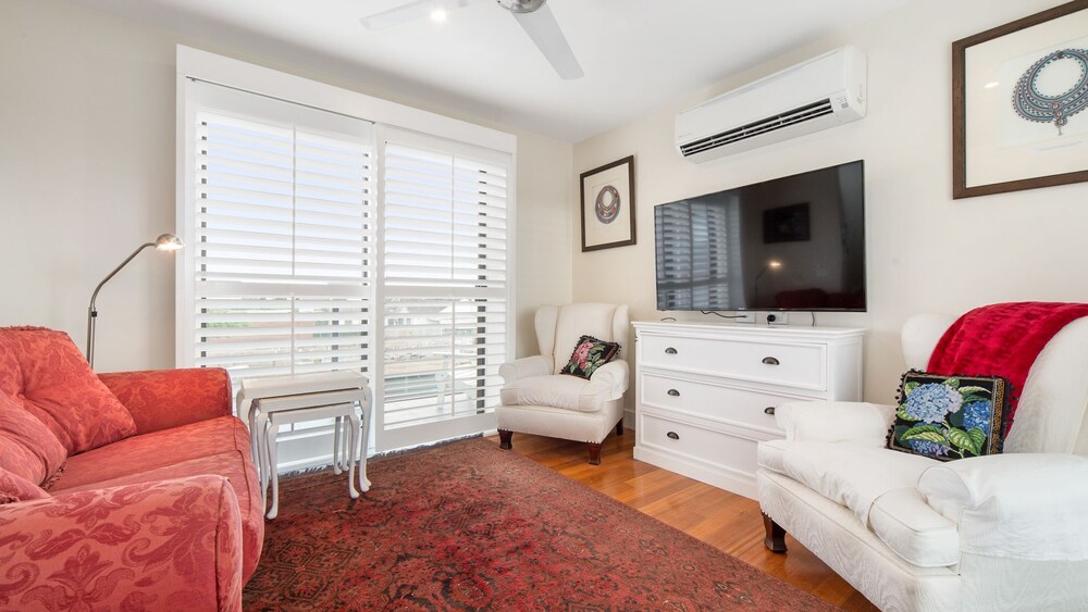 Gulls Way - Personal Space Within Contemporary Surroundings