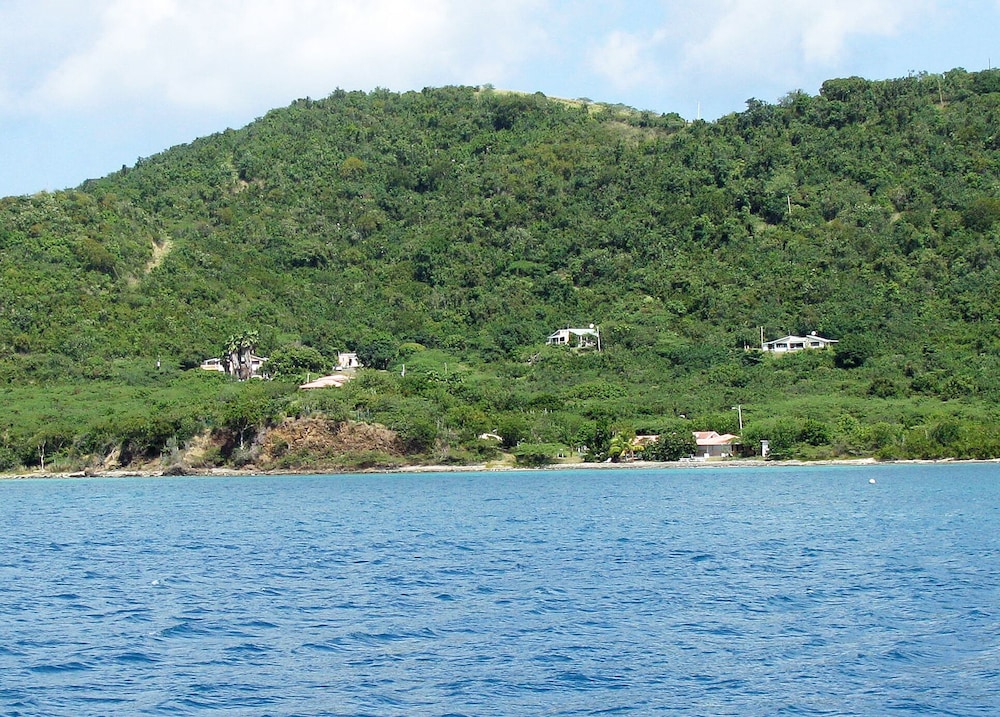 Secluded Apt. for a Quiet, Restful Escape on Tamarindo Beach in Culebra, Puerto Rico