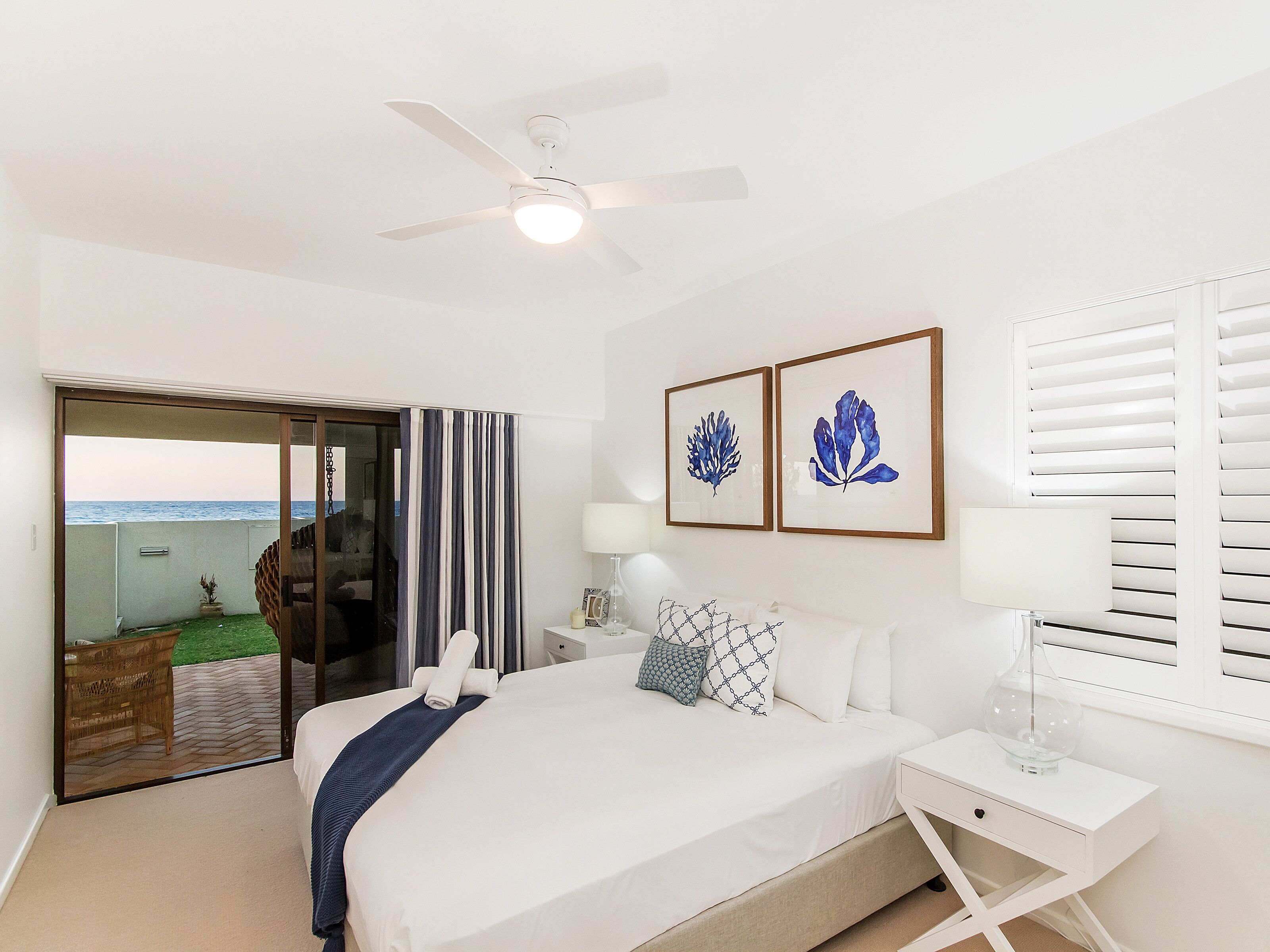 VOGUE HOLIDAY HOMES - TALLEBUDGERA BEACH HOUSE  (HEATED POOL)