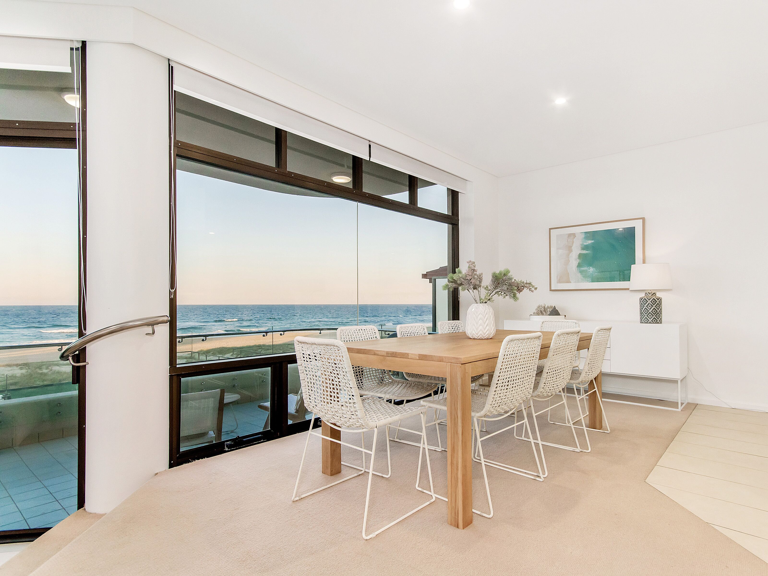 VOGUE HOLIDAY HOMES - TALLEBUDGERA BEACH HOUSE  (HEATED POOL)