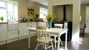 Fridge, microwave, oven, hob