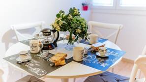 Eetruimte in kamer