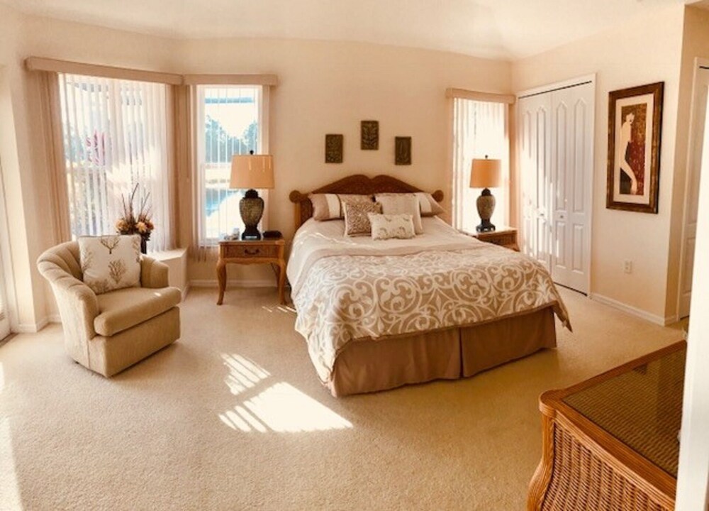 Outstanding Luxury Lakeside 4 Bed Home Electric Heated Pool Rotonda