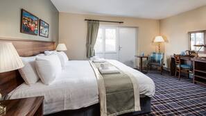 In-room safe, desk, iron/ironing board, free WiFi