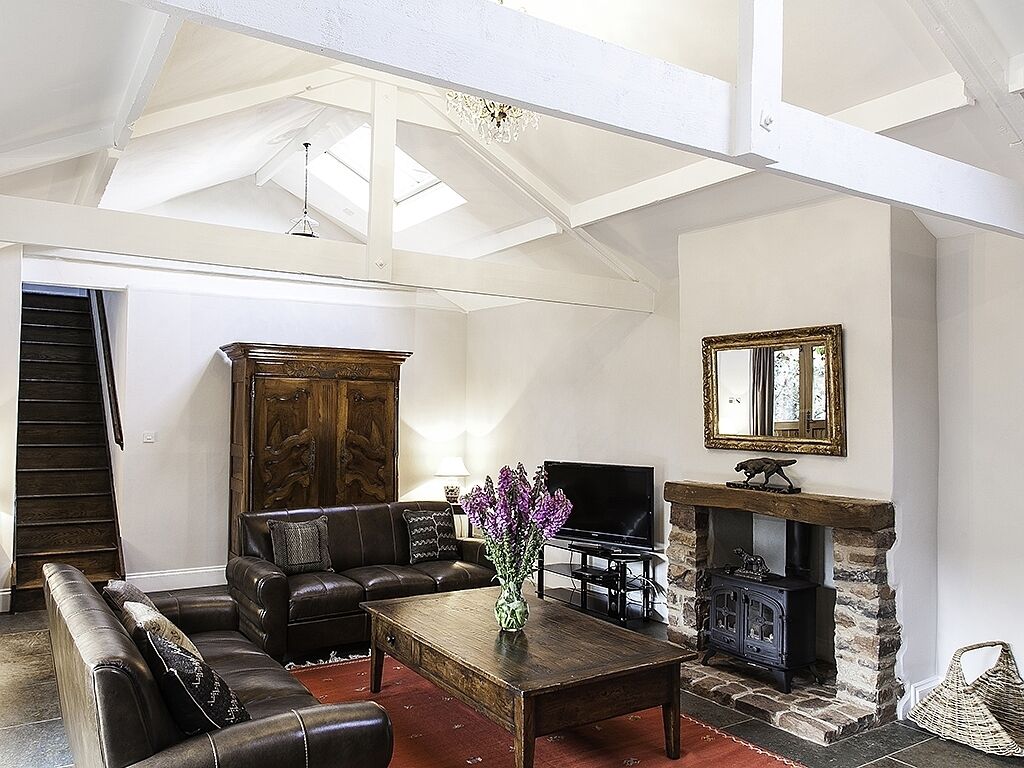 Beautifully Converted 18th Century Barn Set In A 150 Acre Private Devon Estate in Tiverton, United Kingdom