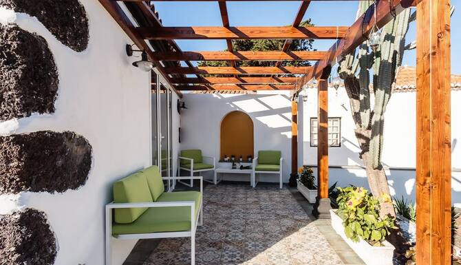Los Laureles Bungalow In El Paso Spain Expedia