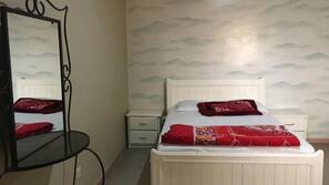 5 chambres, bureau, espace de travail pour ordinateur portable