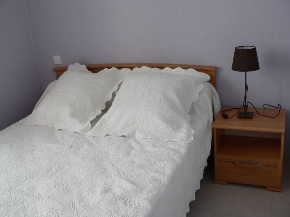 COUNTRY COTTAGE with SWIMMING POOL - Moings | Vrbo