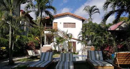 Ola Bonita BeachFront Apart Hotel