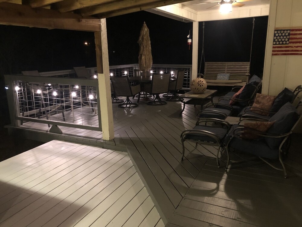 Cozy Home on Lake Sam Rayburn! Top Rated in the area! in Brookeland