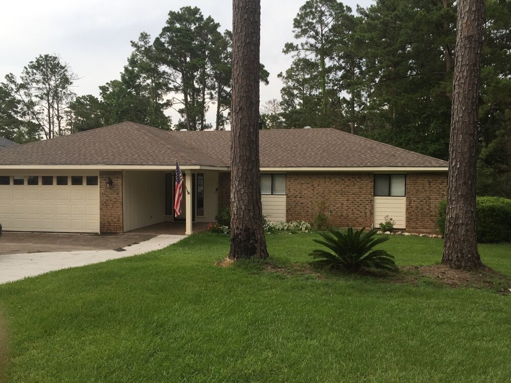 Cozy Home on Lake Sam Rayburn! Top Rated in the area! in Brookeland