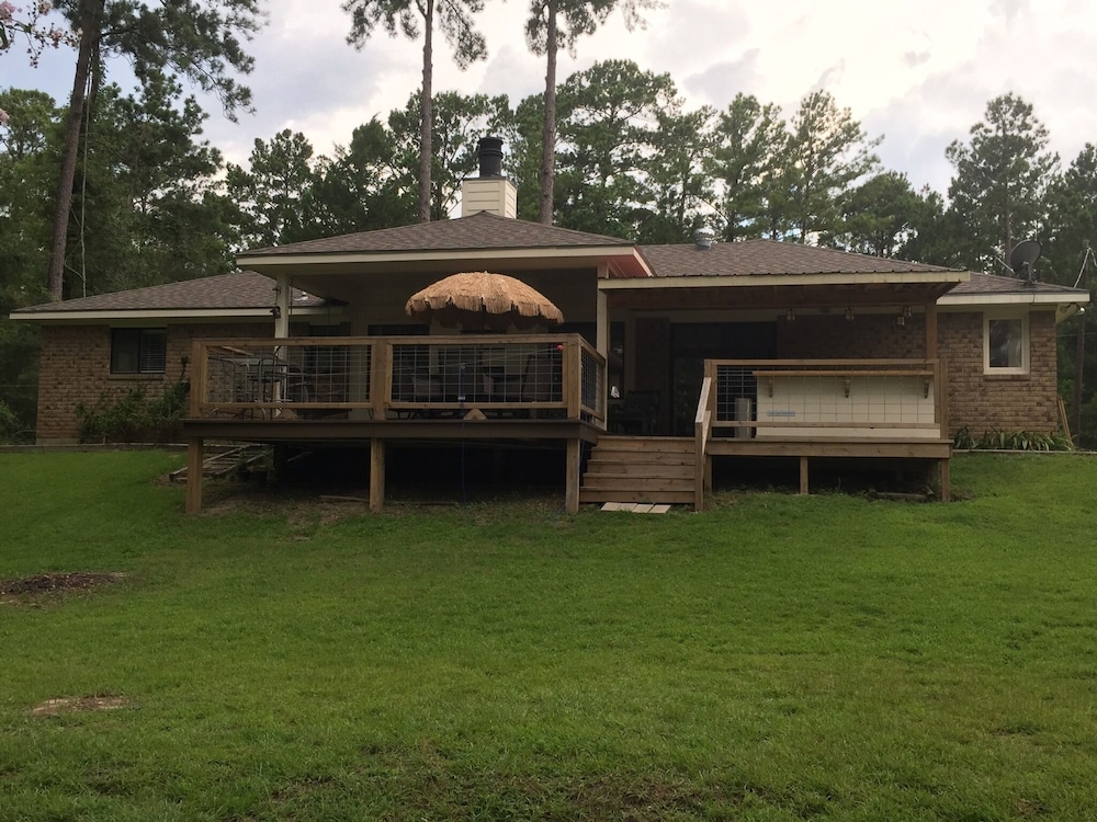Cozy Home on Lake Sam Rayburn! Top Rated in the area! in Brookeland