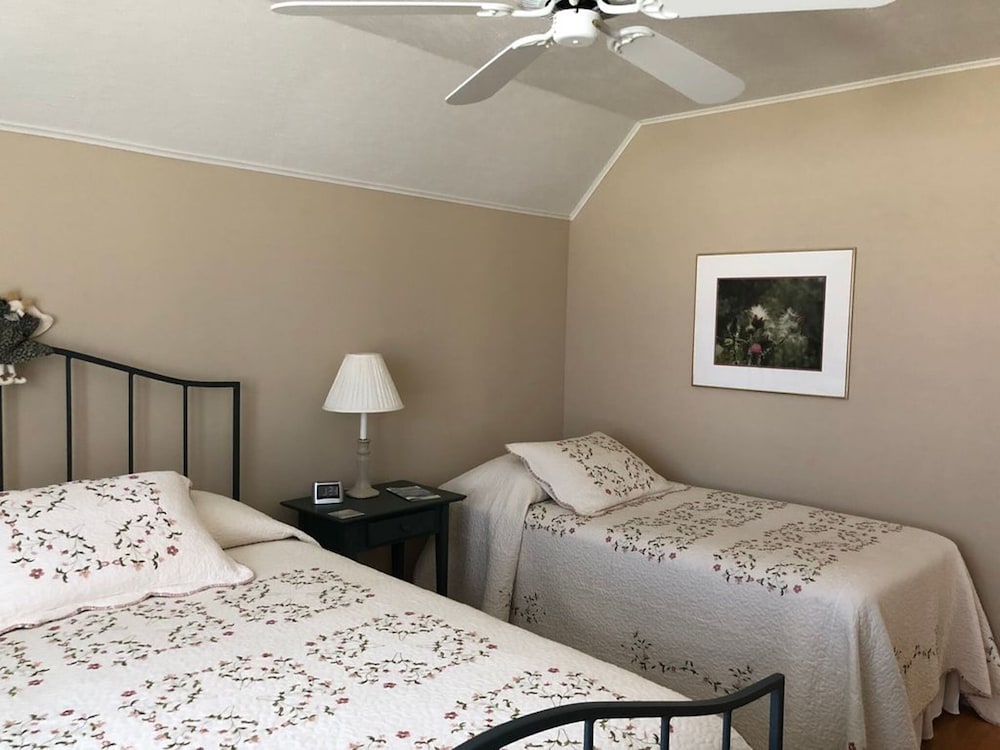 Birch Cottage, Harbor Springs Harbor Springs Vrbo