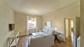 2 bedrooms, WiFi, linens