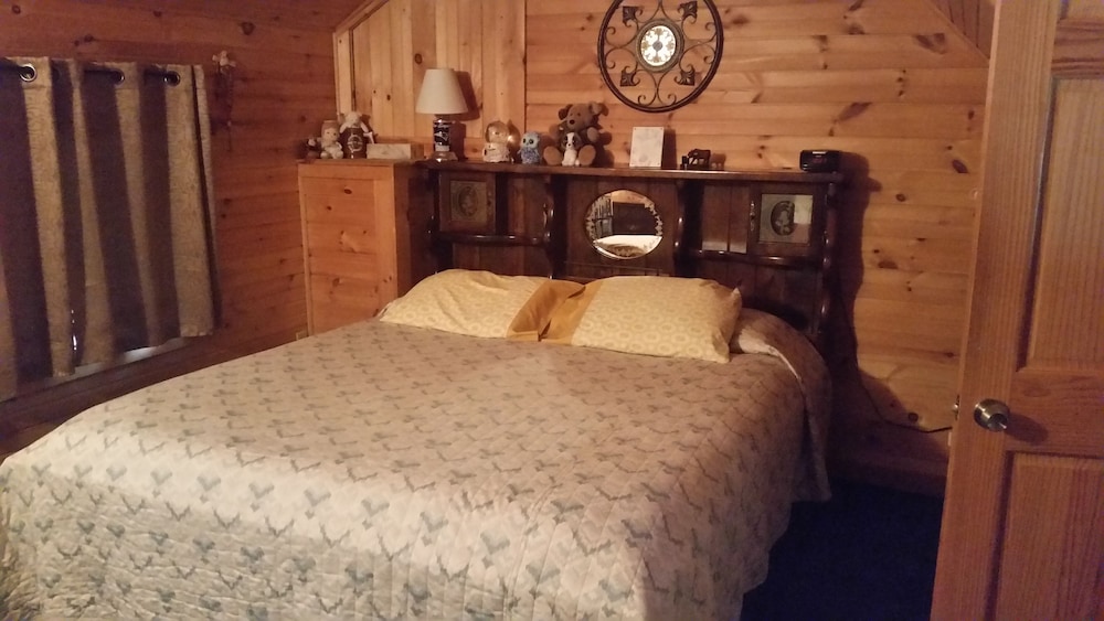 Immaculate View On ber Pond With Boat Rental Option Vassalboro Vrbo