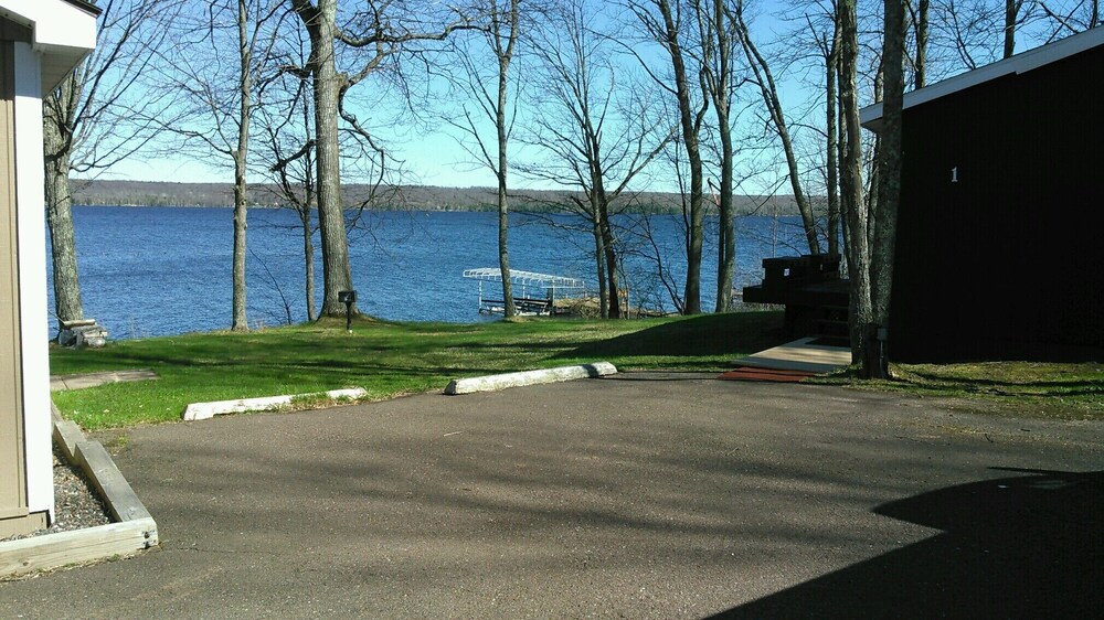 3 Bedroom Cabin on Lake Gogebic, Marenisco, MI Vacation Rental Cabin