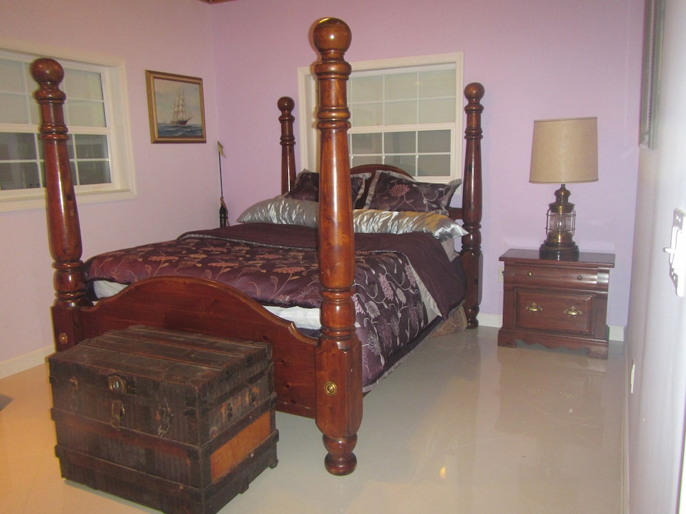 LUXURY EXECUTIVE ISLAND HOME W DOCK Port Royal Vrbo