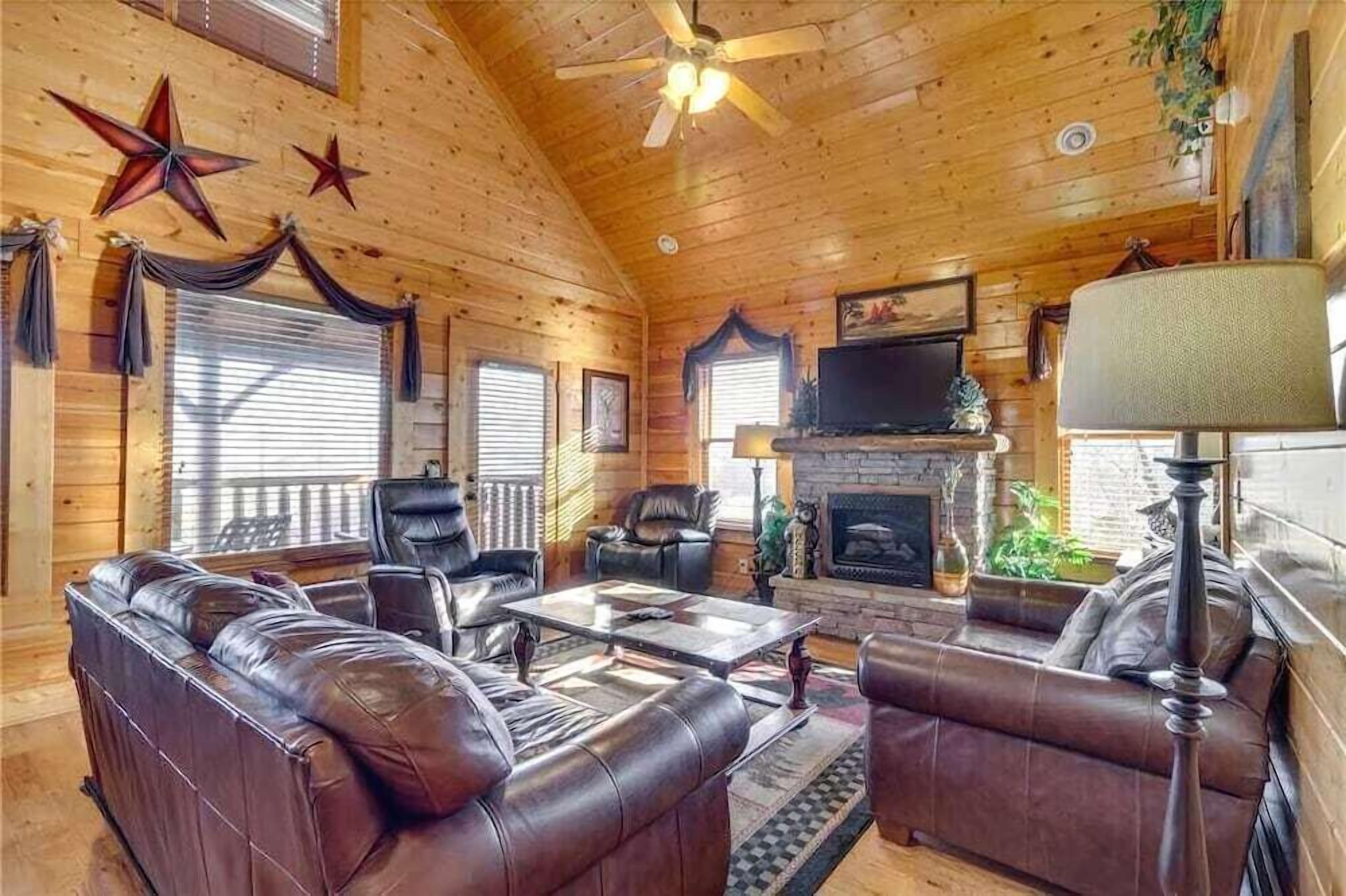 Mountain Mist 1 Br Cabin In Gatlinburg Pigeon Forge Tn Expedia