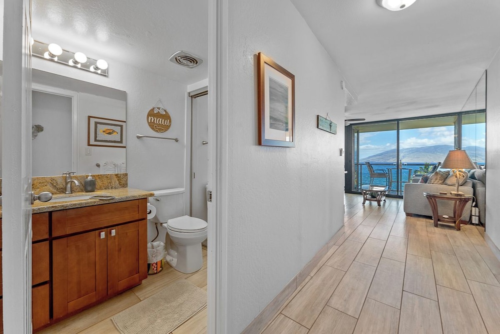 Curated visual reference: Gallery Detail: 604 Luxury Oceanfront Top Floor Unit With A C And