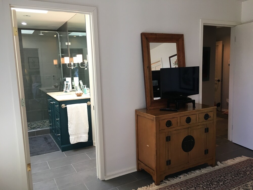 Fresh Air Eden Isle Getaway on Large Secluded Lot & Ultraviolet HVAC