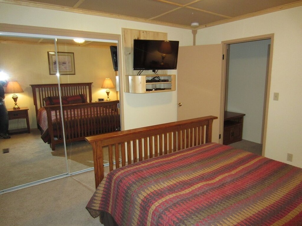 Clean, Airy And Bright One Bedroom Apartment In Beautiful Sandpoint