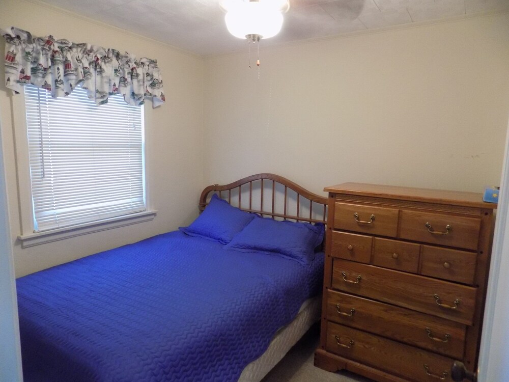 Charming Gem Beach, Catawba Island Condo Beachfront! Catawba Island